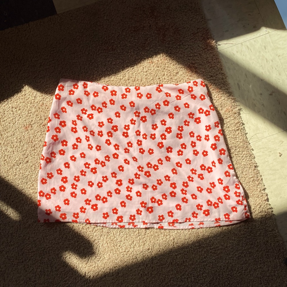 Light pink mini skirt with pink flowers 🌸 - Picture 1 of 6